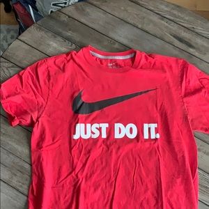 Nike Tee size L